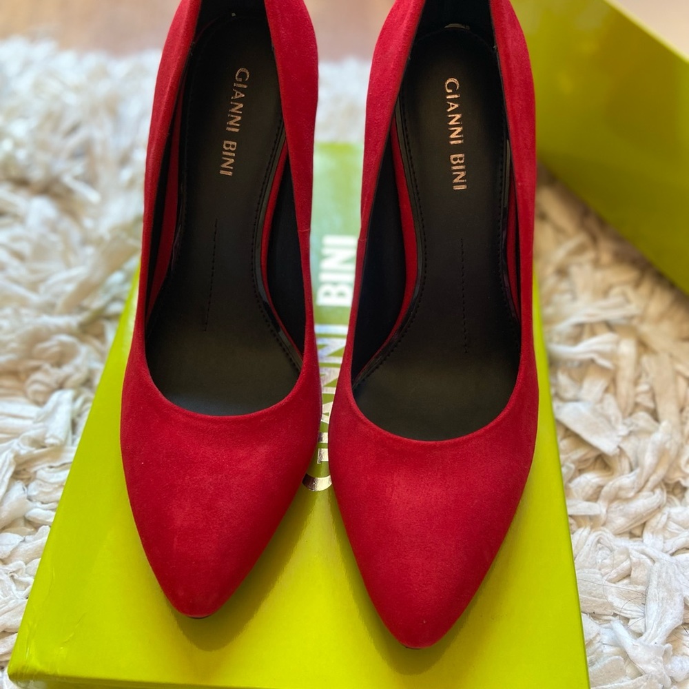 Gianni Bini Never worn Red Heels